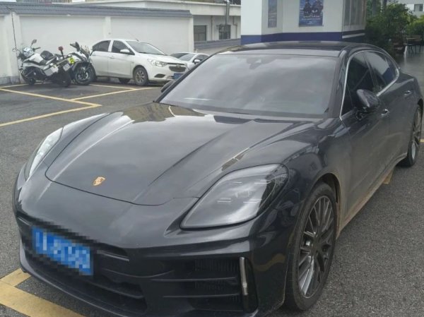 江西股票配资公司 男子盗保时捷叫代驾开回老家炫耀，已被昆明警方刑拘